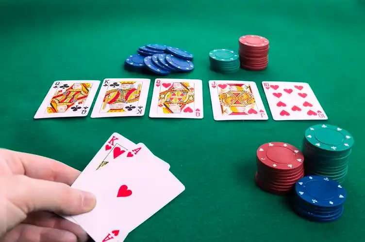 Antarmuka aplikasi mobile rubik slot menampilkan pasar Liga 1 dan taruhan live dealer